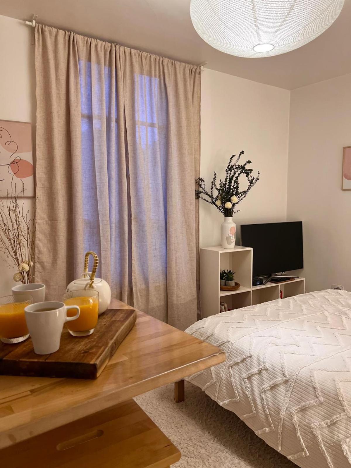 Escale Cosy A Pontoise Jacuzzi Et Terrasseアパートメント エクステリア 写真