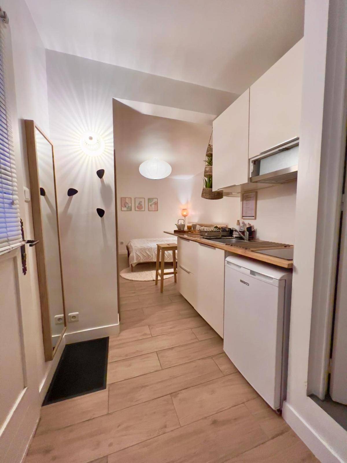 Escale Cosy A Pontoise Jacuzzi Et Terrasseアパートメント エクステリア 写真