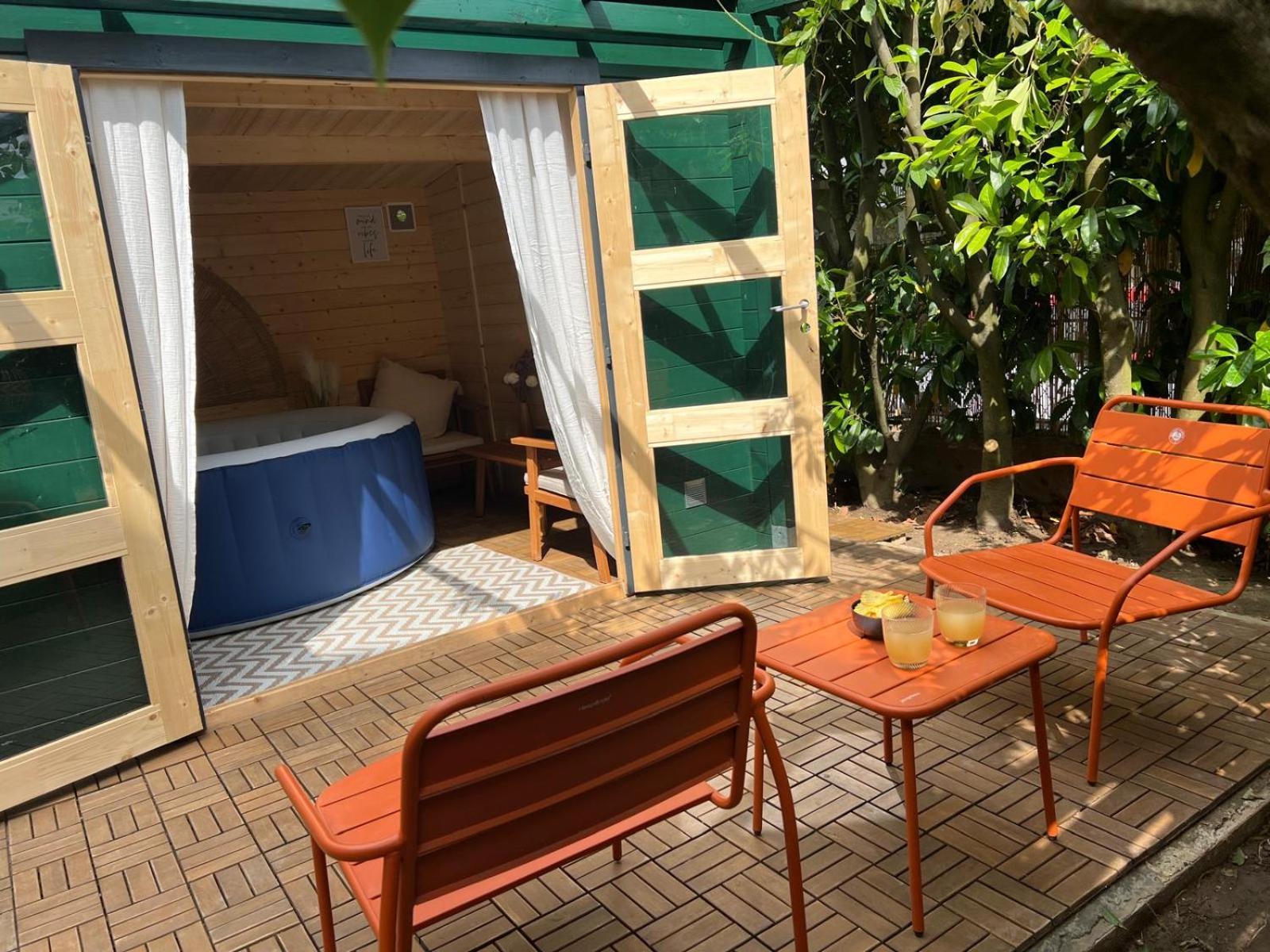 Escale Cosy A Pontoise Jacuzzi Et Terrasseアパートメント エクステリア 写真